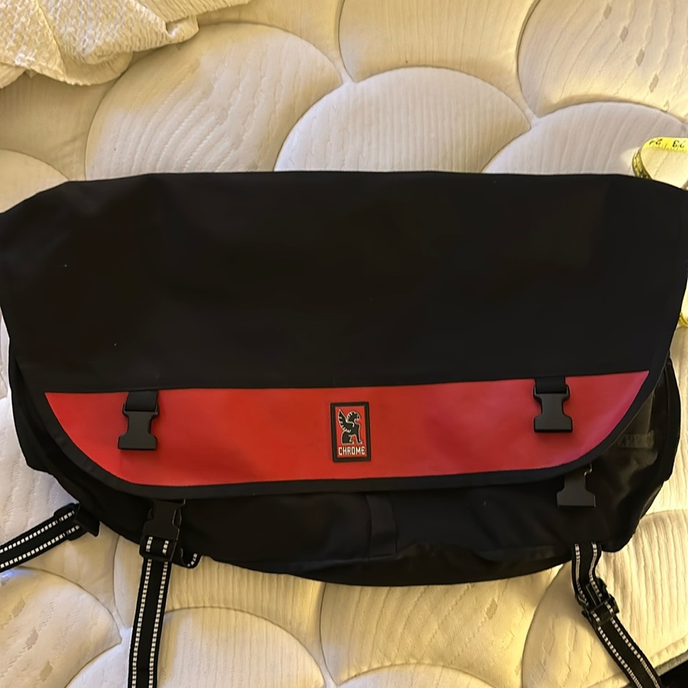 #2 Chrome Industries Metropolis Messenger Bag
